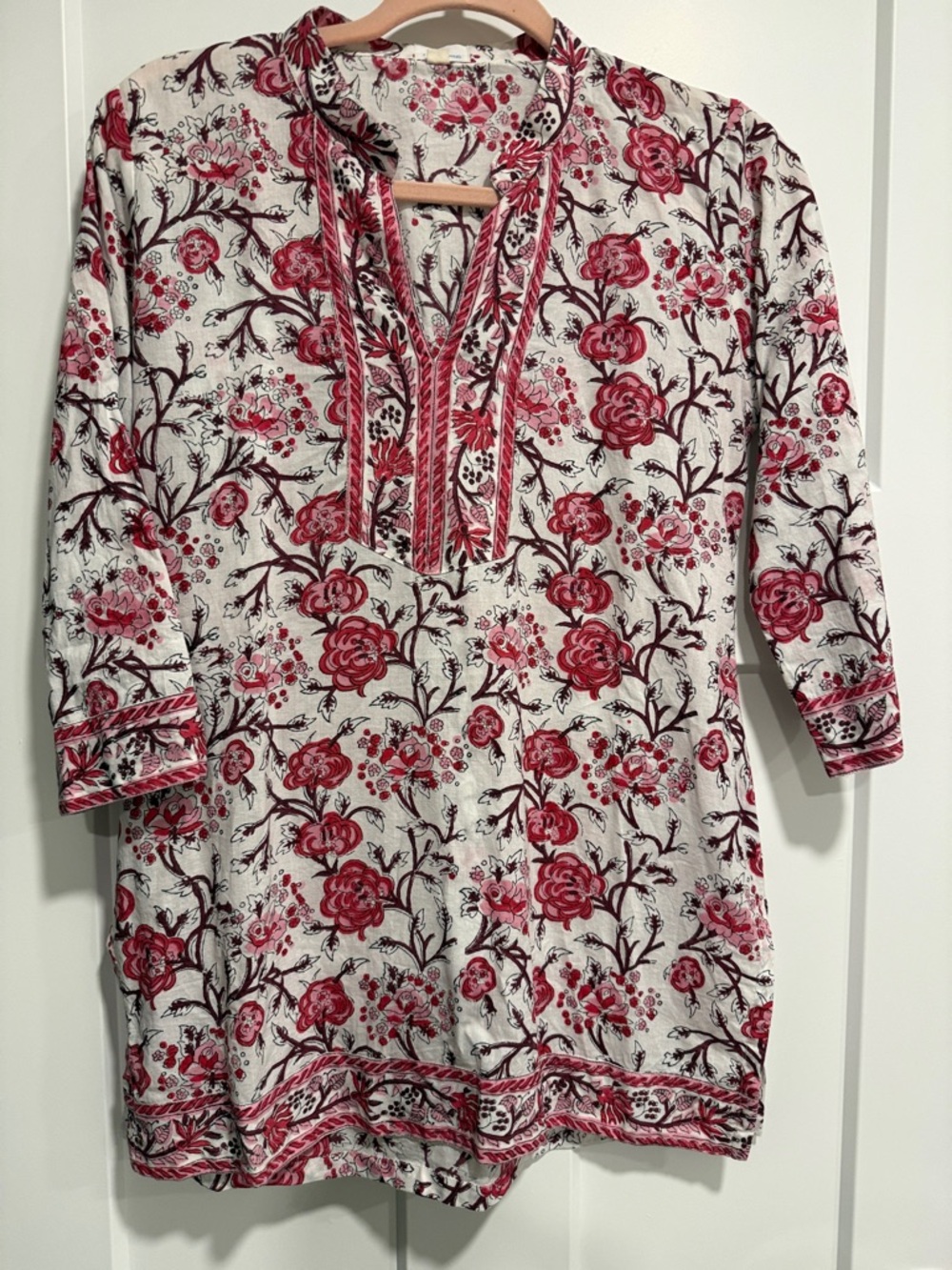 Tyger Lotus Floral V-Neck Top in White with Red & Pink Flowers